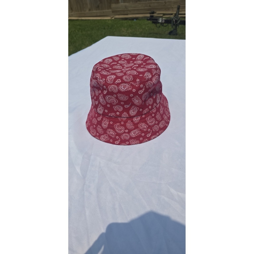 Coco + Carmen Penny Paisley Bucket Hat In Red One Size